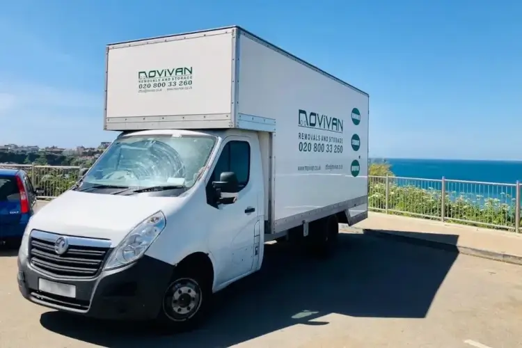 Long distance removals Movivan